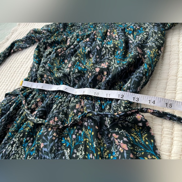 LOFT Floral smocked tie dress - Picture 4 of 9